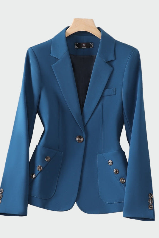 Võluva joonega jakk - stiilne ja mugav valik.