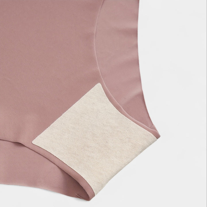 5 keskmise suurusega toestusaluspükste komplekt mugavuseks.