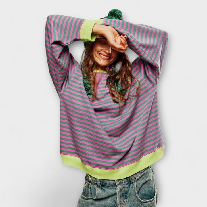 Maarja triibuline ülisuur kampsun mugavuseks ja stiiliks.