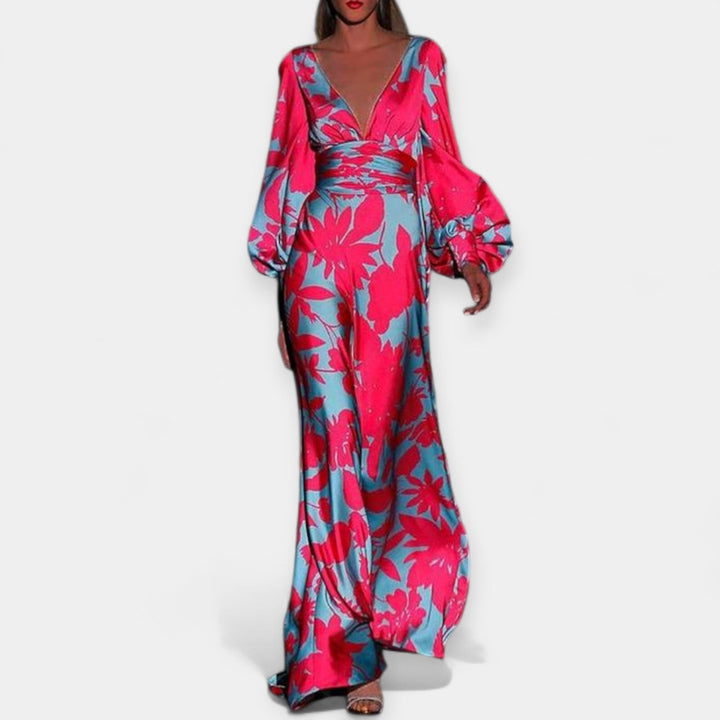 Õhuliste aktsentidega elegantne kleit