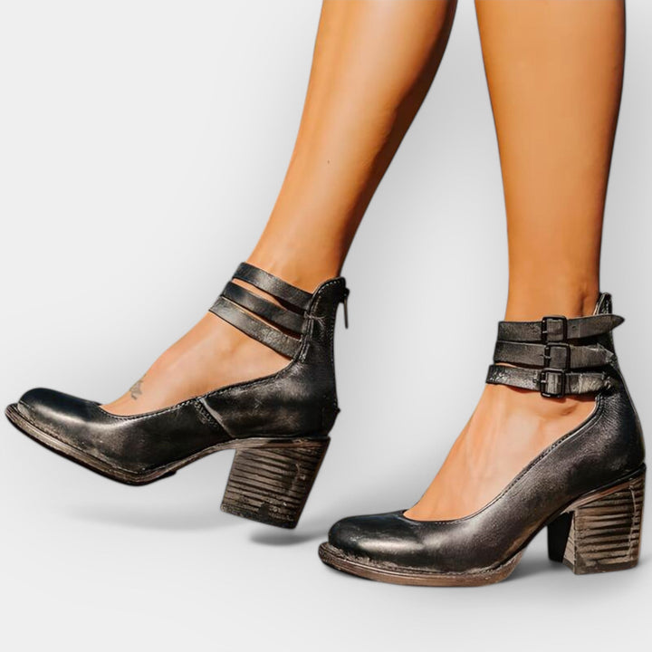 Pehmed kontsaga sandaalid mugavuseks ja stiiliks.