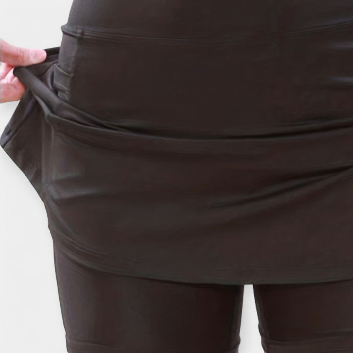 Kõrge vöökohaga lühikesed püksid mugavuseks.