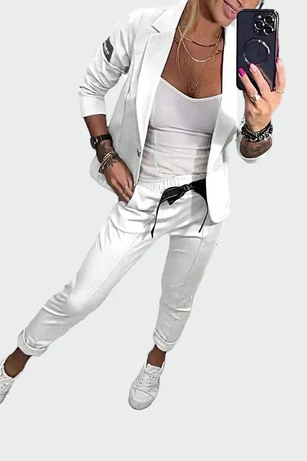 Elegantne kaheosaline ülikonnakomplekt stiilseks välimuseks