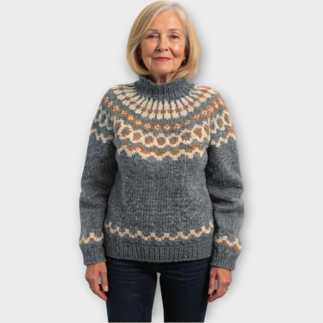 Kootud kampsun mustriga kraega mugavuseks.