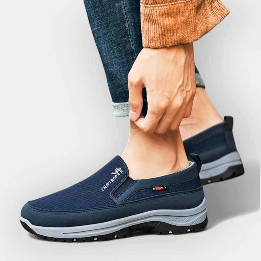 Premium ortopeedilised mugavusjalatsid mugavuse ja toe jaoks.