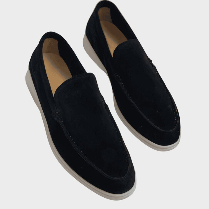 Jan stiilsed slip-on loaferid mugavuseks ja elegantsiks.