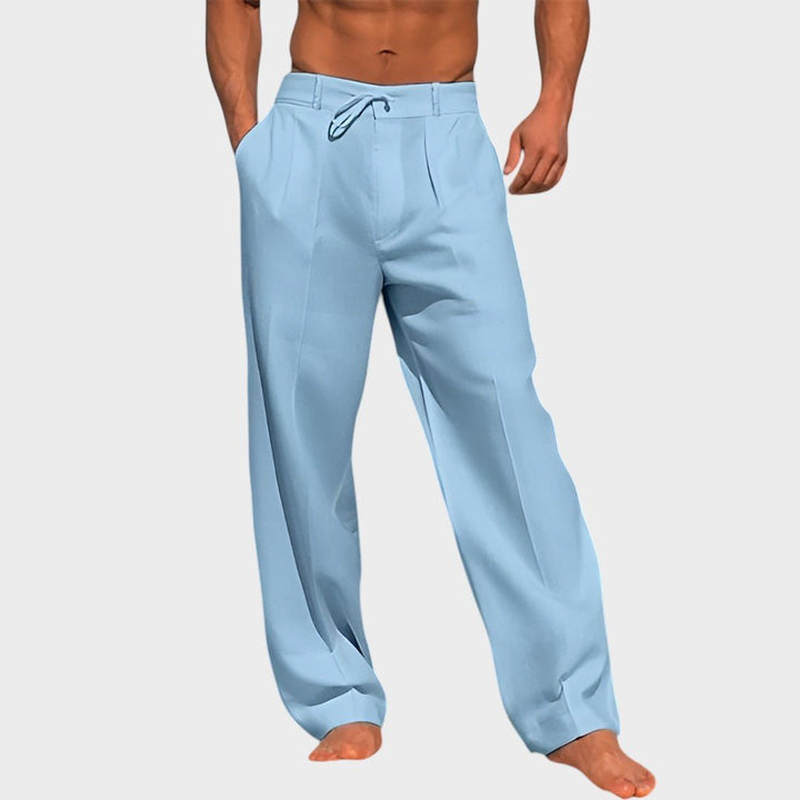 Jens kerged ja stiilsed linased suvepüksid.