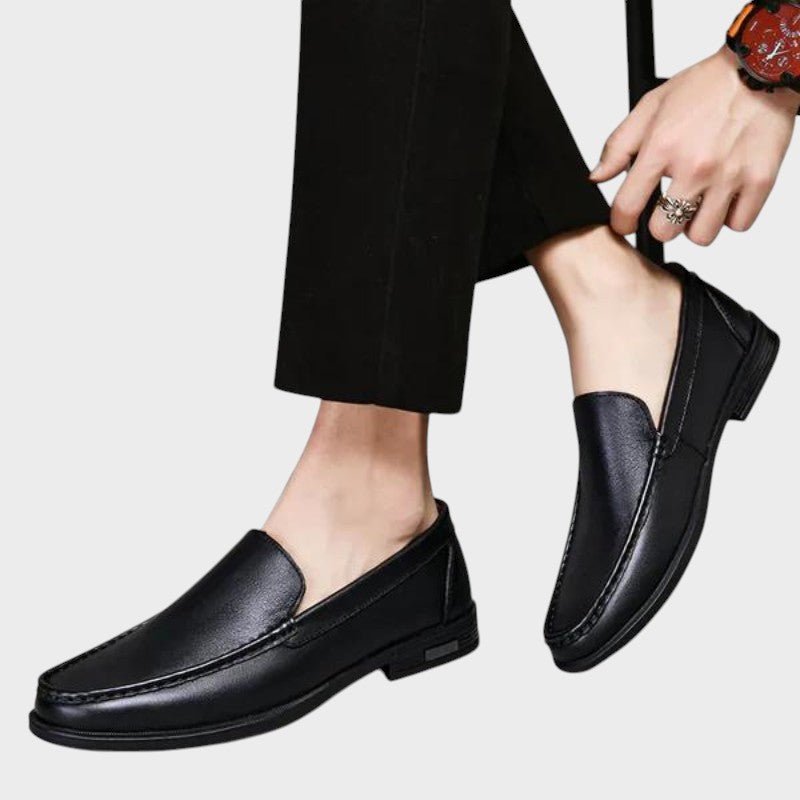 Jeppe stiilsed nahast mokasiinid mugavuseks ja elegantsiks.