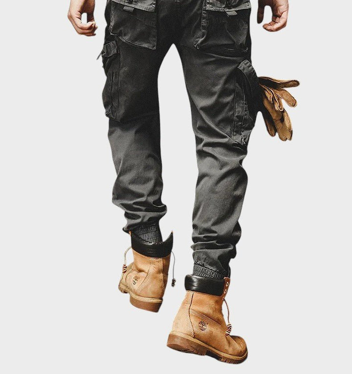 Marco elastsed cargo-püksid mugavuse ja funktsionaalsuse jaoks.