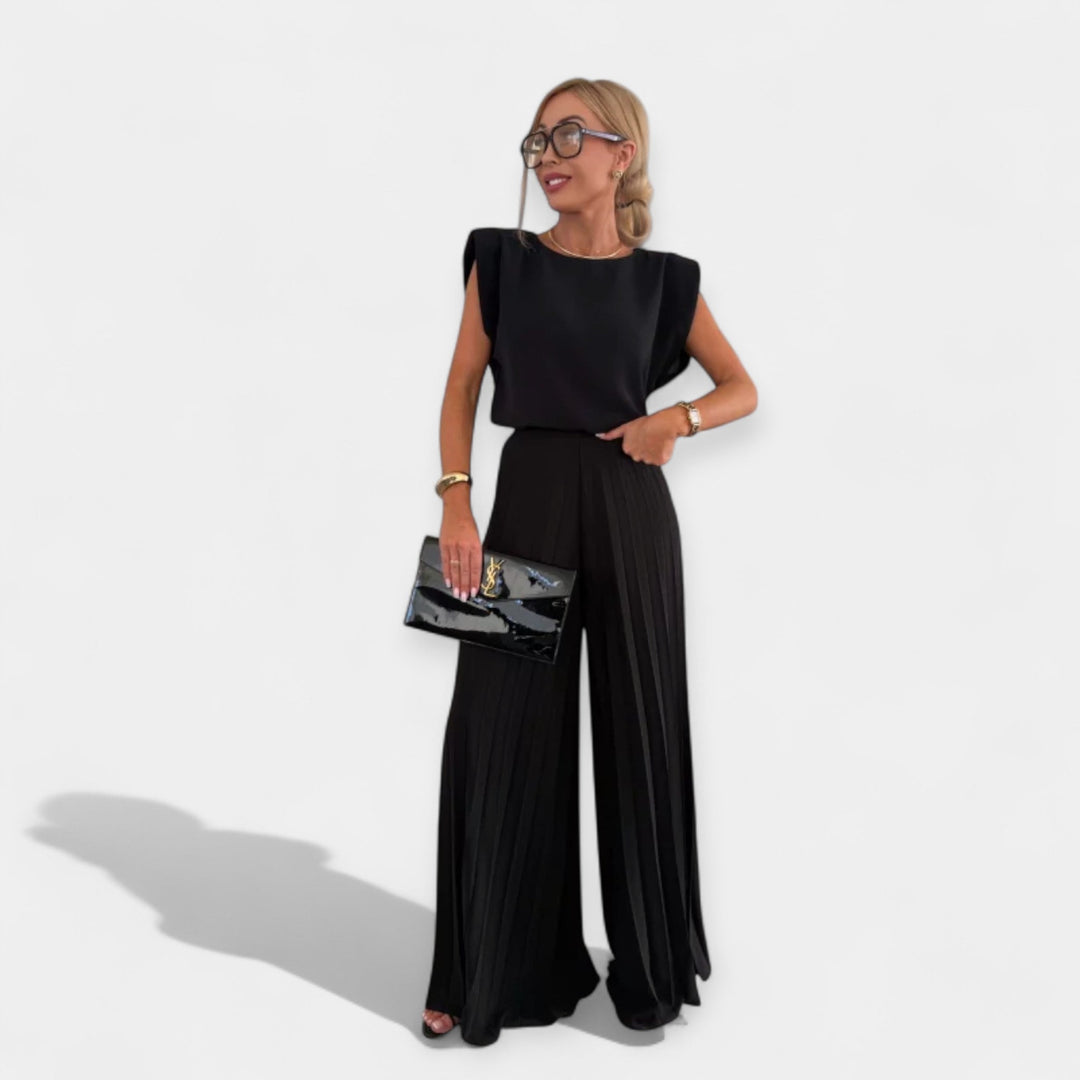 Suvine komplekt: mugav top ja püksid.