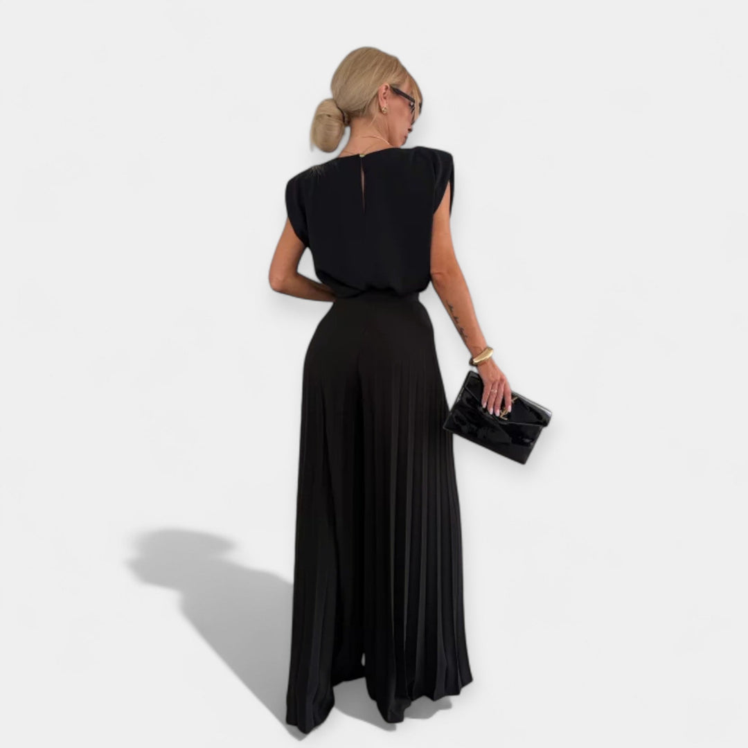 Suvine komplekt: mugav top ja püksid.