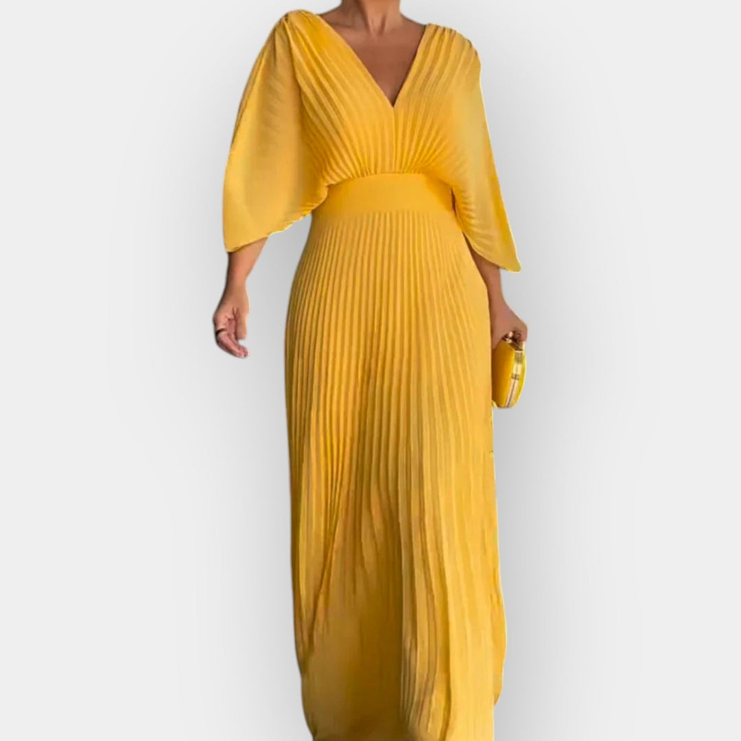 Elegantne volditud kleit naistele – stiilne ja mugav.