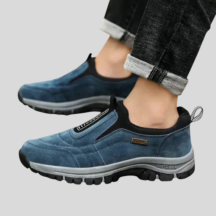 Zoey ortopeedilised matkajalatsid mugavuseks aktiivsetele meestele.