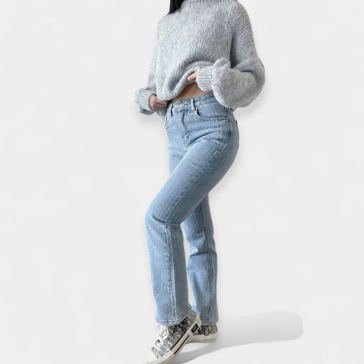 Suvised sädelevad teksad naistele.