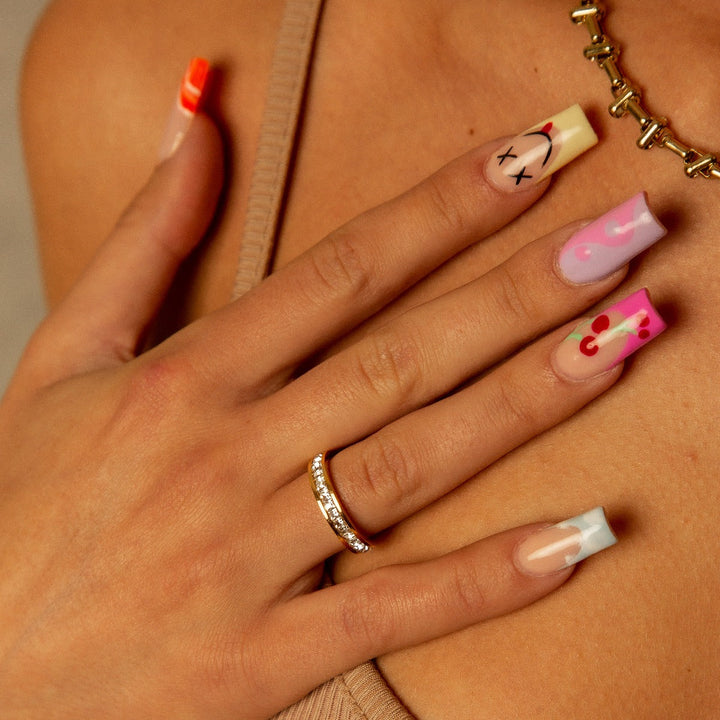 Monaco sädelev sõrm - stiilne ja silmapaistev ehe.